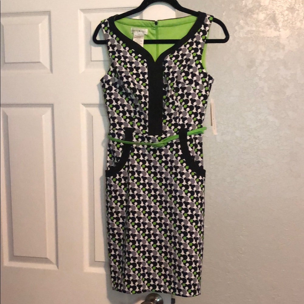 Chic Black and Green Patterned Dress - Picture 1 of 5